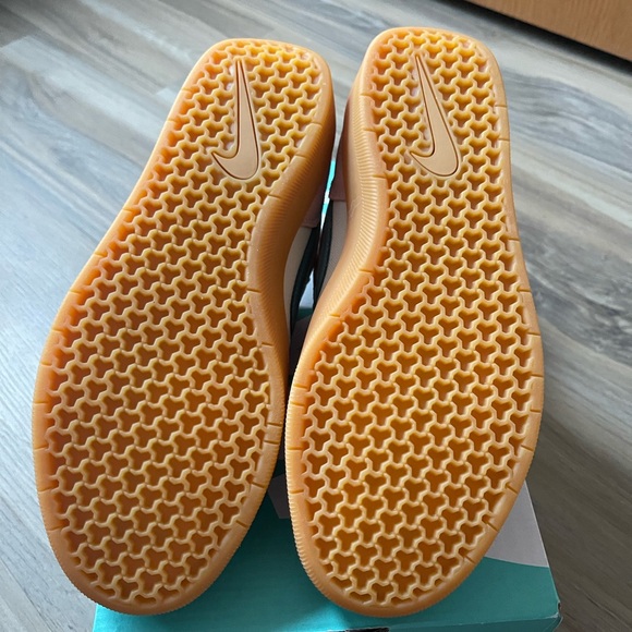 NIKE SB FORCE 58 Pink/Teal Athletic Shoes - Picture 5 of 6